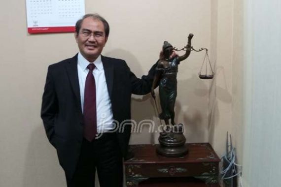 Jimly: Hakim MK Harus Lihat Pesan Moral UU Pilkada - JPNN.COM