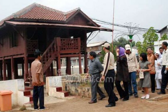 Rumah Pitung Kurang Lahan Parkir - JPNN.COM