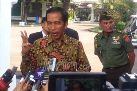 Jokowi Kumpulkan Calon Menteri di Istana Dini Hari Tadi - JPNN.COM