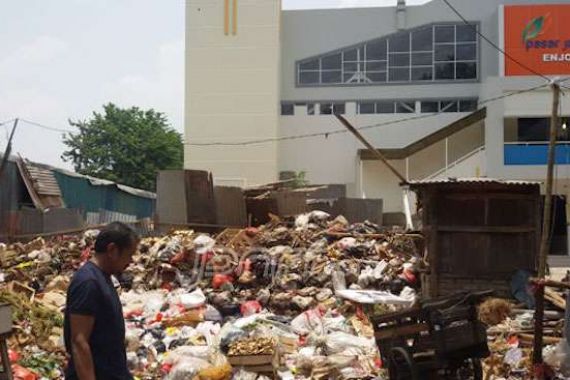 PD Pasar Jaya Minta Keringanan Tarif Pengelolaan Sampah - JPNN.COM