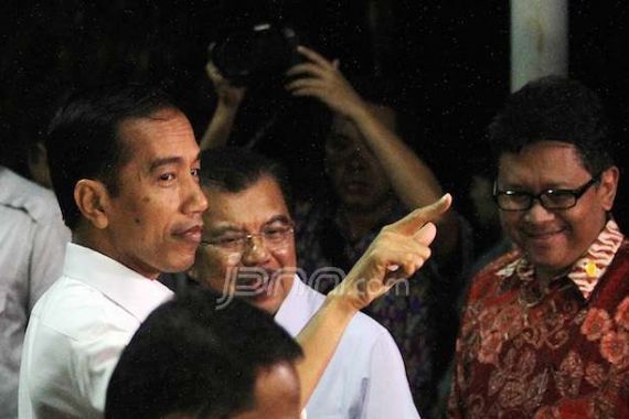 Wartawan ke Tanjung Priok, Jokowi Lepas Tangan - JPNN.COM