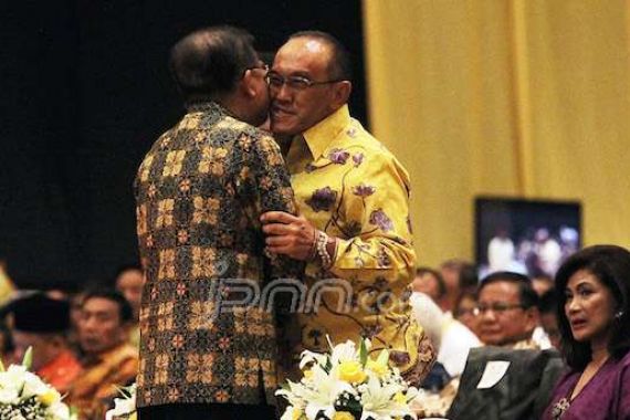 Ical Tegaskan Golkar Sahabat Sejati Jokowi-JK - JPNN.COM
