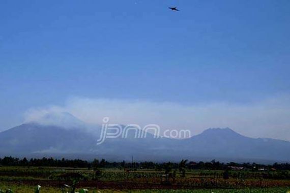 Kobaran Api Merapi Tinggal Tiga Lokasi - JPNN.COM