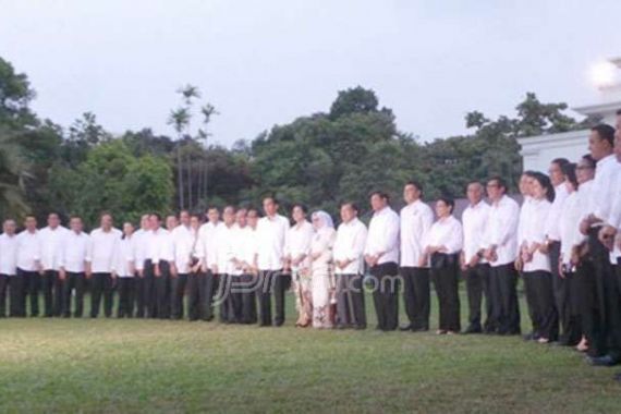 Baru Sepekan Dilantik, 6 Menteri Jokowi Dilaporkan ke KPK - JPNN.COM