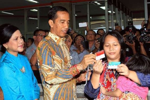 Bidik Warga Miskin, Pemerintah Luncurkan Tiga Kartu Baru - JPNN.COM