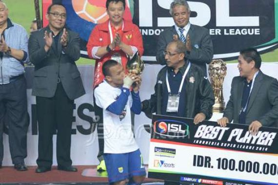 Ferdinand Sinaga Kaget Jadi Pemain Terbaik - JPNN.COM