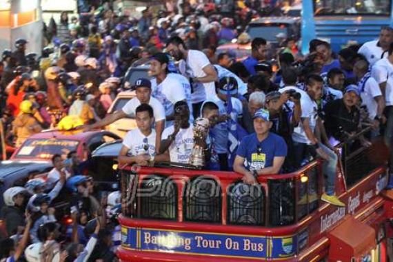 Bobotoh Pawai, 40 Orang Kedubes Jalan Kaki - JPNN.COM