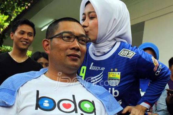 Bobotoh Diserang, Biaya Perawatan Korban Ditanggung Emil - JPNN.COM