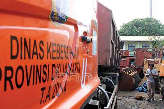 50 Truk Sampah Mangkrak Karena tak Layak Beroperasi - JPNN.COM