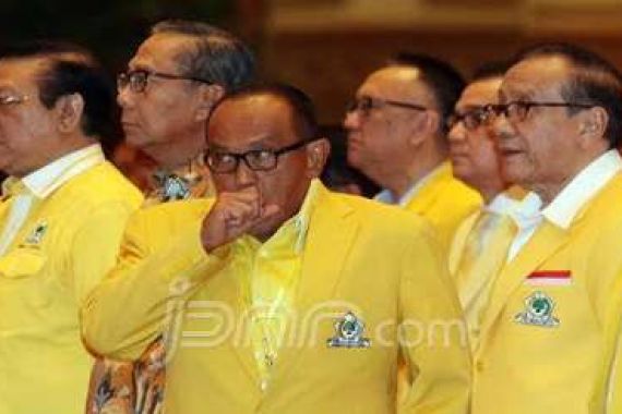 Munas IX Golkar Ajang Persaingan Priyo dan Ical - JPNN.COM