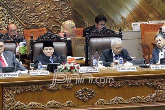 Jokowi Larang Menteri ke Dewan, DPR Panas Lagi - JPNN.COM