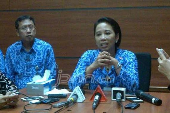 Setelah Pertamina, Rini Isyaratkan Pangkas Jumlah Direksi BUMN Lainnya - JPNN.COM