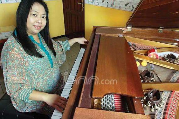 Ivon Maria Pek Pien, Maestro Pencipta Musik Gandrung dari Piano - JPNN.COM