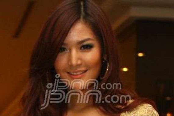 Maria Selena Sulit Memilih Antara Artis atau Pebasket - JPNN.COM