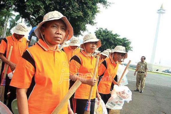 Uji Kewarasan, ODMK Diminta Bersihkan Monas - JPNN.COM