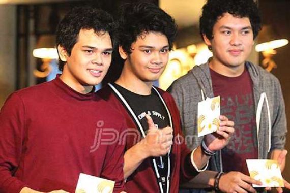 The Overtunes Dibantu Papa Mama Rilis Single - JPNN.COM