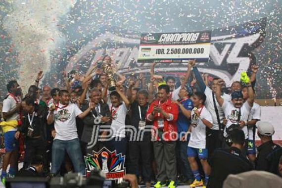 Pemain Persib Boyong Keluarga ke Tanah Suci - JPNN.COM