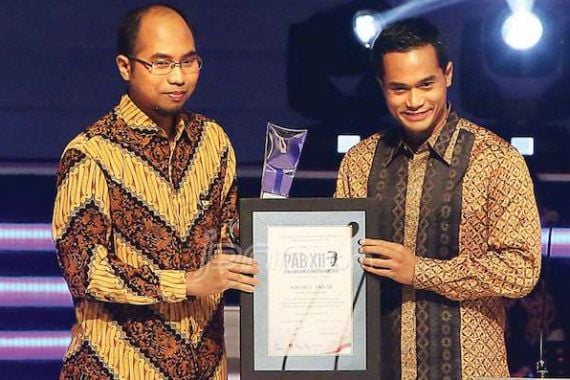 Mengenal Khoirul Anwar, Tukang Ngarit Penemu Teknologi 4G - JPNN.COM