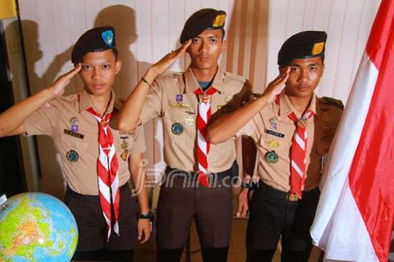 Para Siswa yang Masih Teguh Menekuni Kegiatan-Kegiatan Pramuka - JPNN.COM