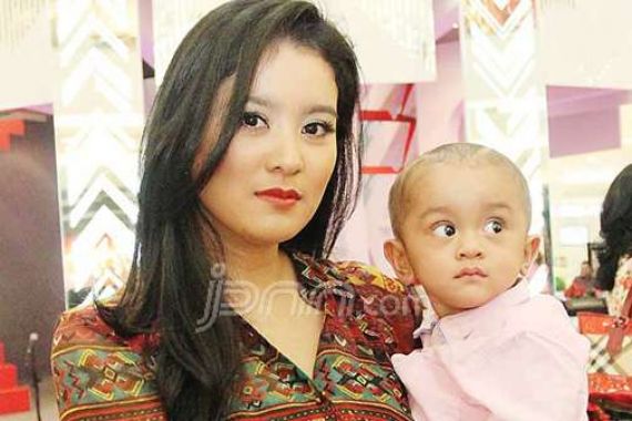 Ujian Berat Marcella Zalianty, Anak Derita Tumor Otak - JPNN.COM