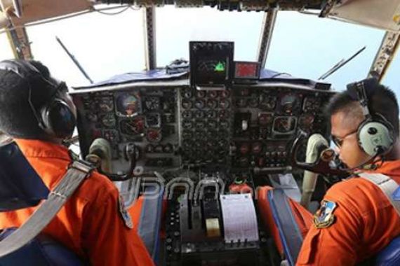 Hari Ke-3, Pencarian AirAsia QZ8501 Sisir 13 Area - JPNN.COM