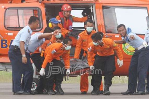 4 Jenazah Korban AirAsia QZ8501 Diterbangkan ke Surabaya - JPNN.COM