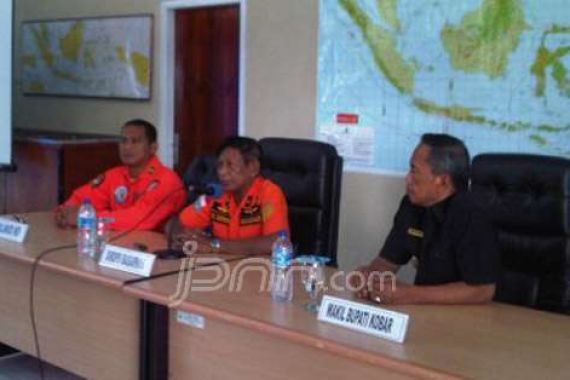 Lima Kapal Dikerahkan Cari Black Box AirAsia QZ8501 - JPNN.COM
