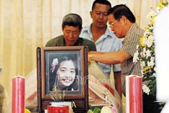 Bocah Korban AirAsia QZ8501 Dipertemukan Ibunya - JPNN.COM