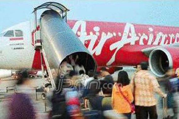 Gagal Terbang, AirAsia Diduga Tak Bisa Perlihatkan Izin - JPNN.COM