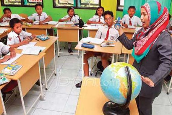 Sekolah Negeri Seragam Kurikulum 2013 - JPNN.COM
