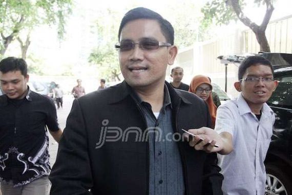 Bantah Diperiksa, Tomson Mengaku Tahun Baruan di KPK - JPNN.COM