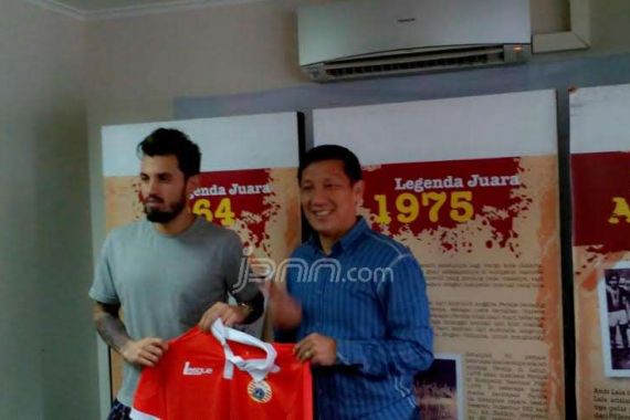 Dikontrak Persija Semusim, Stefano Pilih Nomor 9 - JPNN.COM