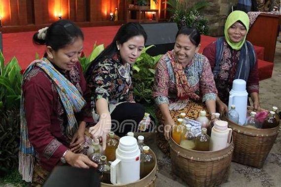 Puan Beber Pengalaman Dicekoki Jamu - JPNN.COM