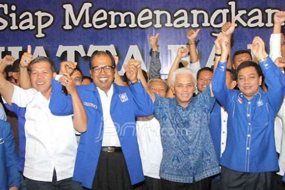 PAN se-Sumatera Beri Dukungan ke Hatta - JPNN.COM