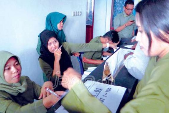 NIP 6.864 Formasi CPNS Umum 2014 Belum Diusulkan - JPNN.COM