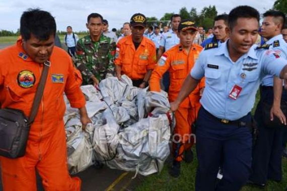 Dari Tato Bali, Jenazah Korban AirAsia Diidentifikasi - JPNN.COM