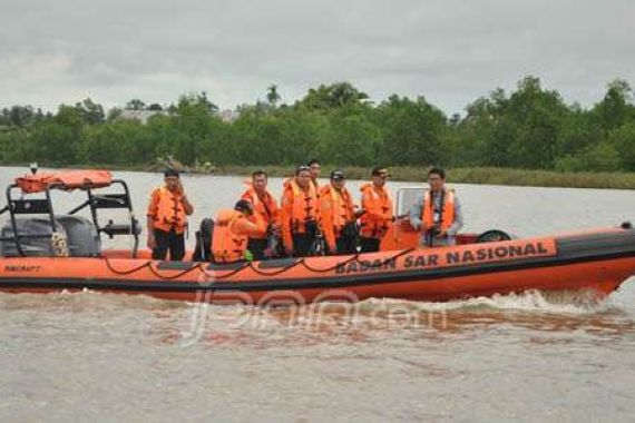 Kapal Angkut Alat Berat Tenggelam, Satu Orang Hilang - JPNN.COM