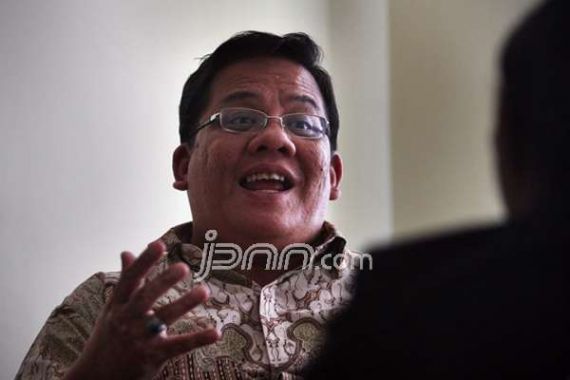 Sindiran Komisioner Kompolnas untuk Jokowi - JPNN.COM