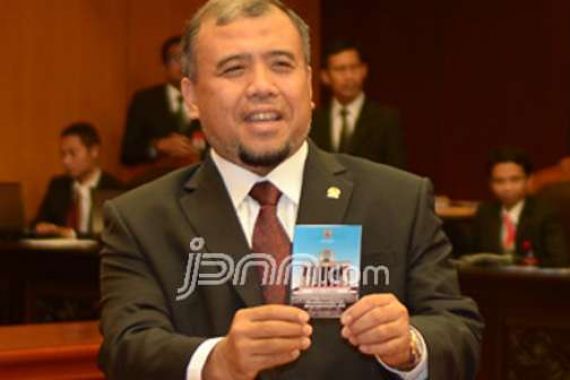 Hakim MK: Pilkada Bukan Rezim Pemilu - JPNN.COM