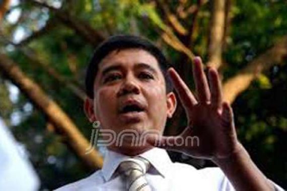 Hati Menteri Yuddy Ganteng deh, Seganteng Wajahnya - JPNN.COM