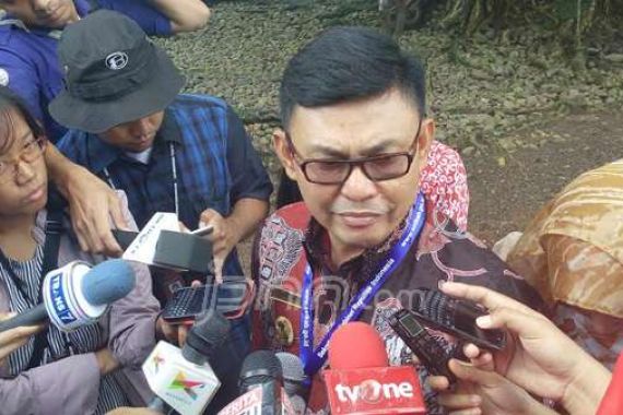 Digarap Polisi 9 Jam, Bupati Ujang Mengelak Ditanya Peran di Kasus BW - JPNN.COM