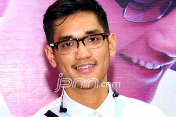 Penyanyi Ganteng Afgan Kok Nervous - JPNN.COM