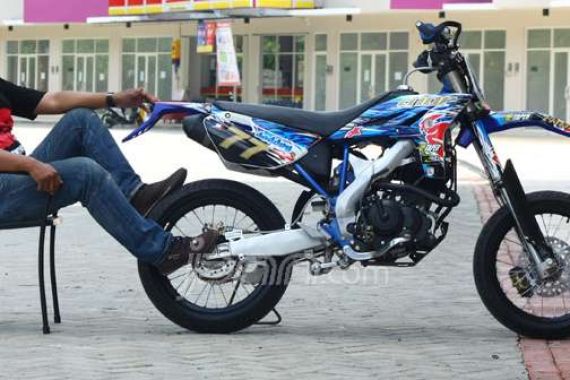 Suzuki Satria FU 150 2008: Supermoto Buser Style - JPNN.COM