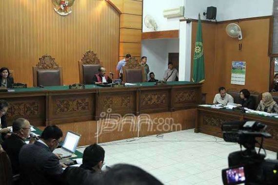 Kubu Komjen Budi Ingin Korek Penetapan Tersangka oleh KPK - JPNN.COM