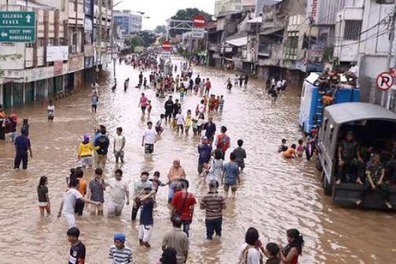 Tiga Hari Kebanjiran, Pedagang Thamrin City Rugi Miliaran - JPNN.COM