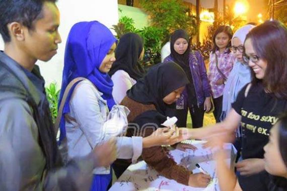 Cara Unik Rayakan Valentine: Gelar Festival Melupakan Mantan Pacar - JPNN.COM