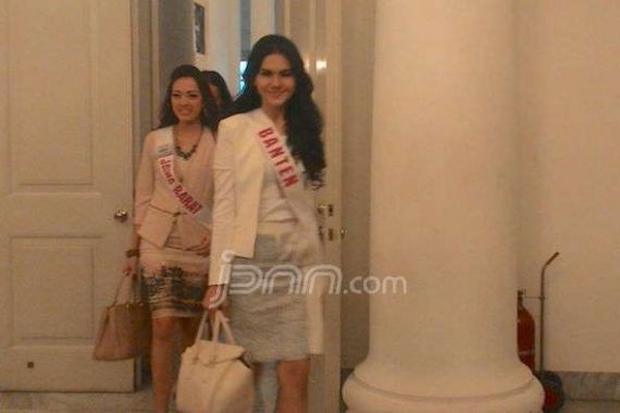Ahok Bekali Para Peserta Kontes Putri Indonesia 2015 - JPNN.COM