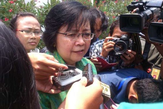 Menteri Siti Deg-degan Ada Titik Api di Sumut dan Jambi - JPNN.COM
