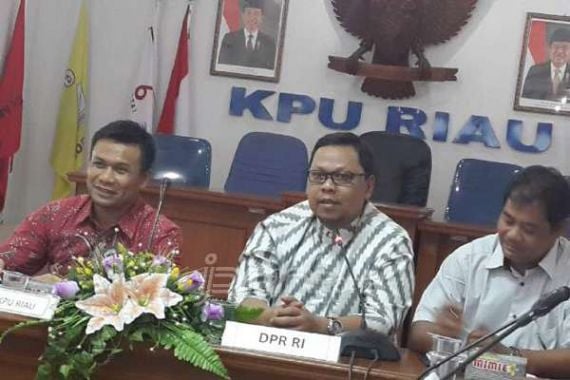 Pilkada Serentak, KPU Riau Pastikan Siap Meski Banyak Persoalan - JPNN.COM