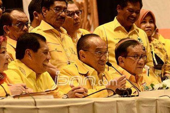 Besok, Pengurus Golkar Daerah Deklarasi Dukung Ical - JPNN.COM